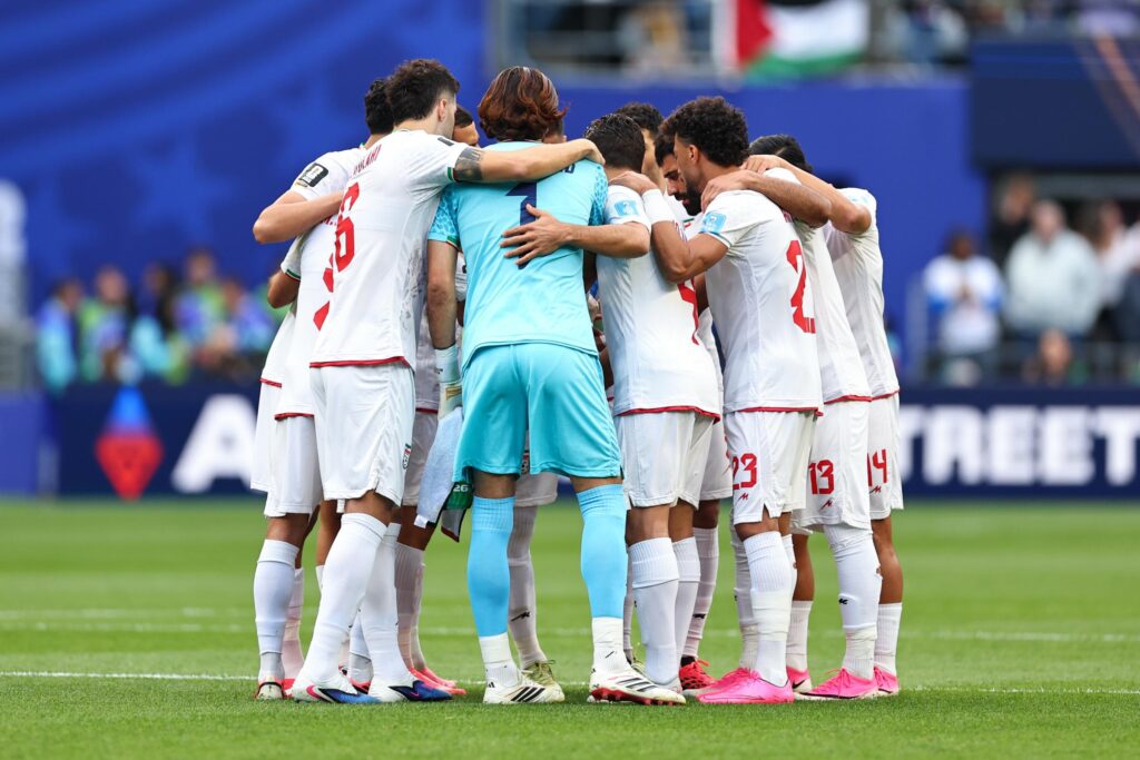 Iraniano alega que seleção foi prejudicado na Copa e processa Fifa iraniano-alega-que-selecao-foi-prejudicado-na-copa-e-processa-fifa