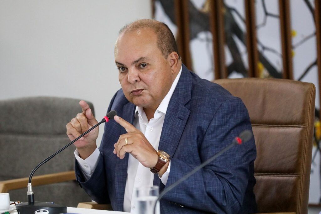 Ibaneis vai a hospital e faz procedimento no quadril ibaneis-vai-a-hospital-e-faz-procedimento-no-quadril
