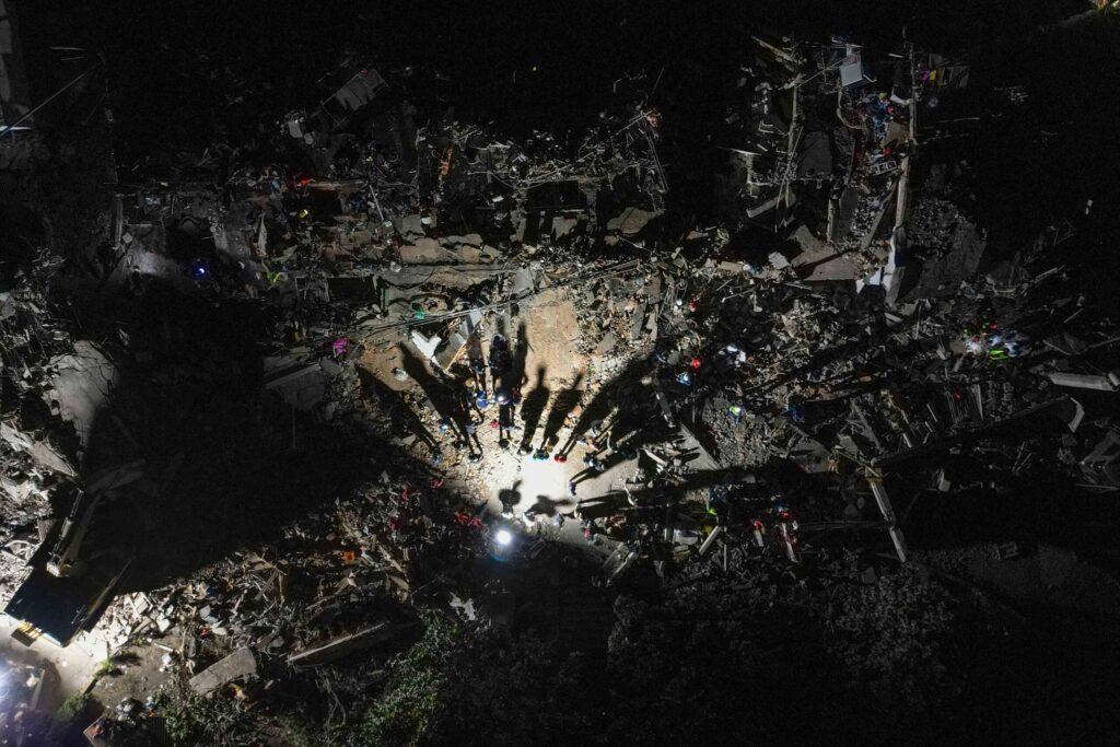 numero-de-mortos-apos-terremotos-na-venezuela-sobe-para-2.595