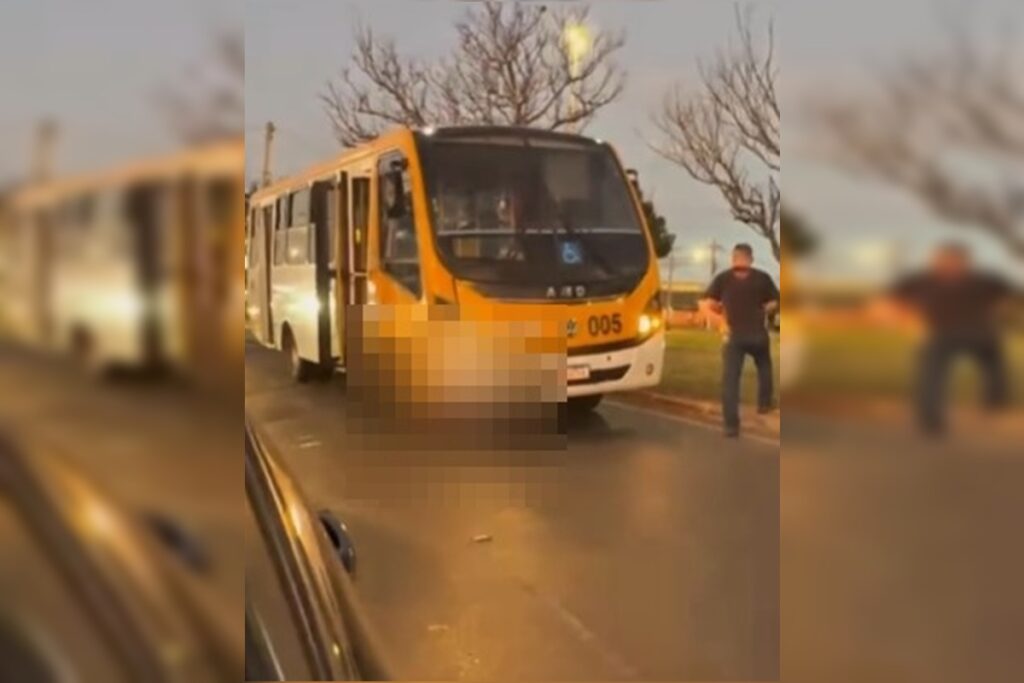 Mulher morre atropelada por micro-ônibus ao atravessar balão na DF-290 mulher-morre-atropelada-por-micro-onibus-ao-atravessar-balao-na-df-290