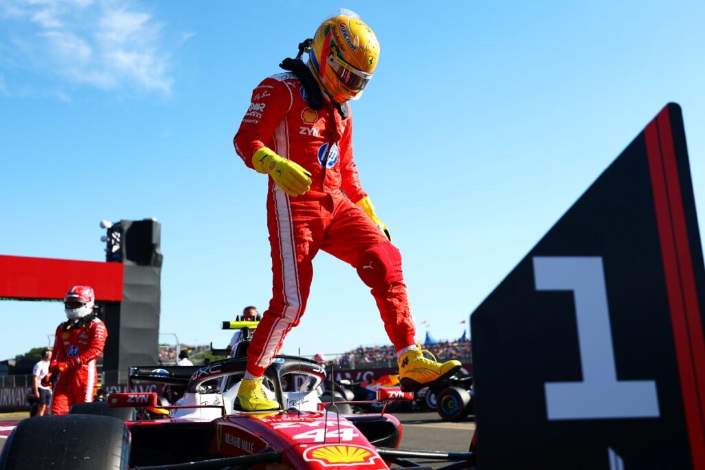 f1:-hamilton-garante-pole-da-corrida-sprint;-bortoleto-larga-em-12°
