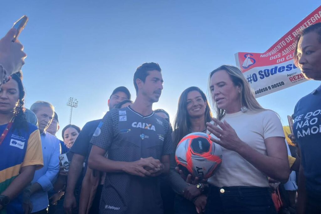 estadio-augustinho-lima-e-reinaugurado-em-homenagem-a-caio-bonfim
