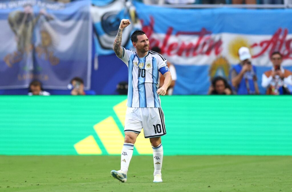 lionel-messi-elogia-cabo-verde-apos-classificacao-da-argentina-na-copa