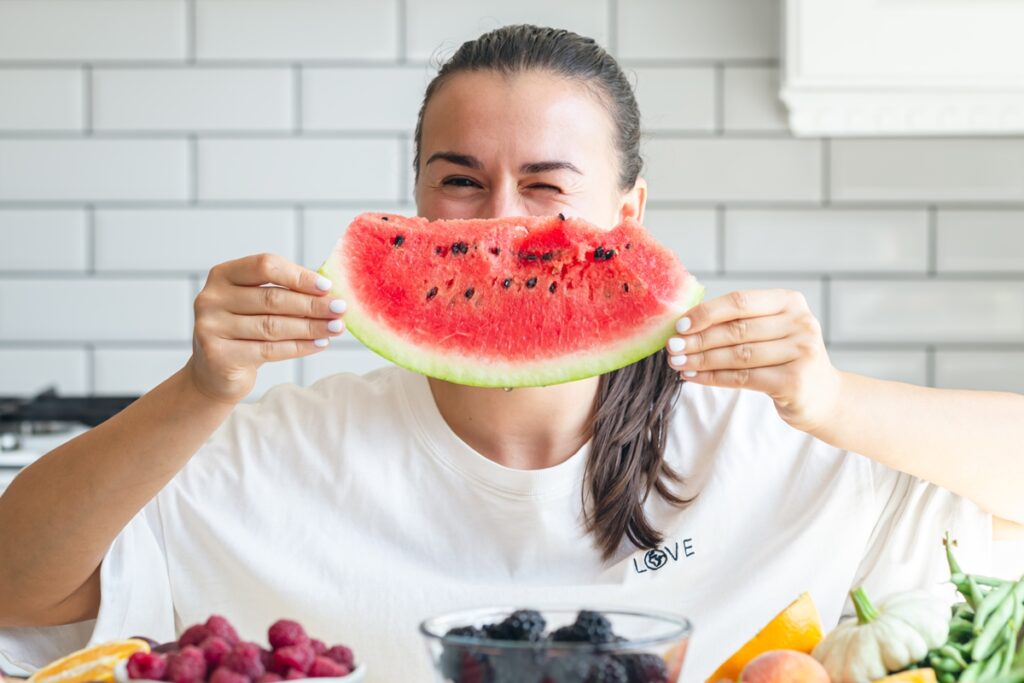 frutas-podem-exigir-restricoes-em-algumas-condicoes-de-saude.-entenda