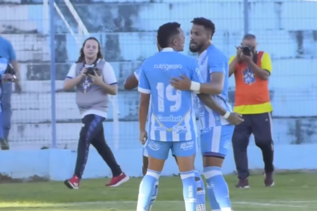 Série D ZeroUm: veja os melhores momentos de Crac-GO 2 x 1 Treze-PB serie-d-zeroum:-veja-os-melhores-momentos-de-crac-go-2-x-1-treze-pb