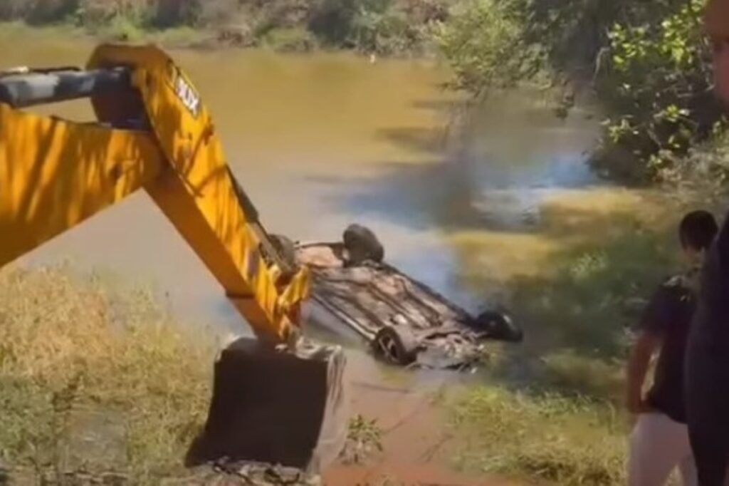 motorista-morre-apos-carro-cair-em-lago-e-ficar-submerso-no-piaui