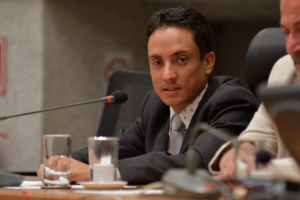 comunicador-fernando-fidelis-morre-apos-luta-contra-anemia-falciforme