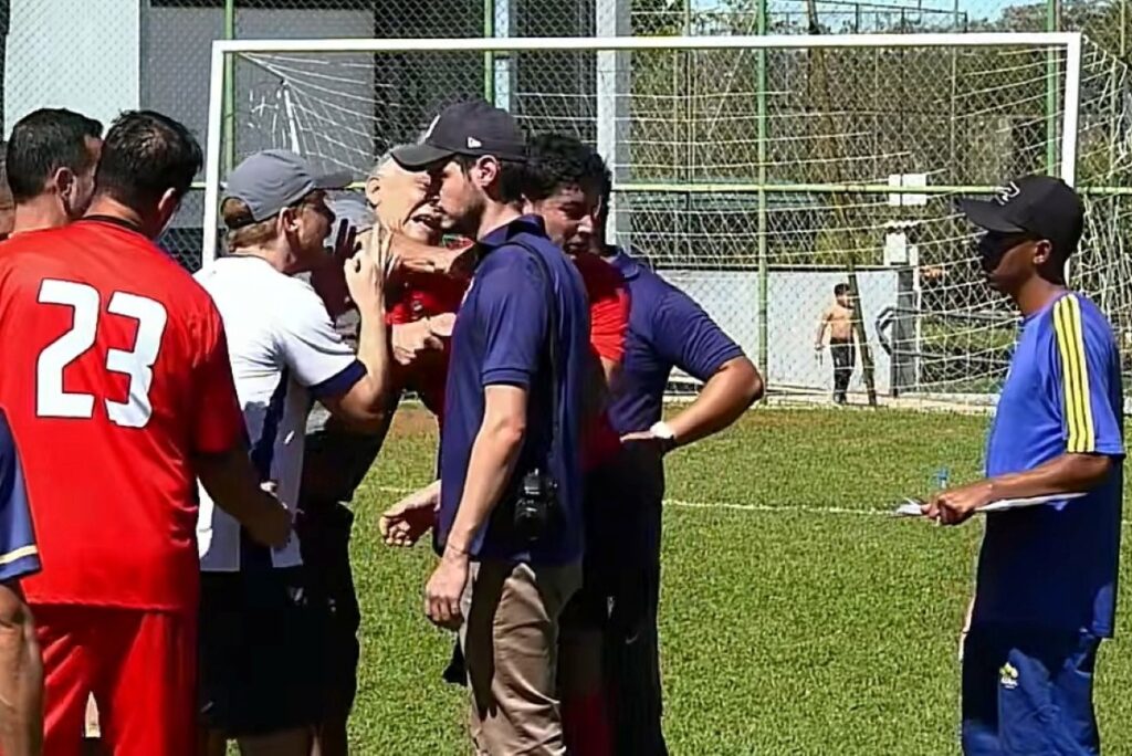 arbitro-e-agredido-com-soco-em-partida-de-futebol-amador-no-df