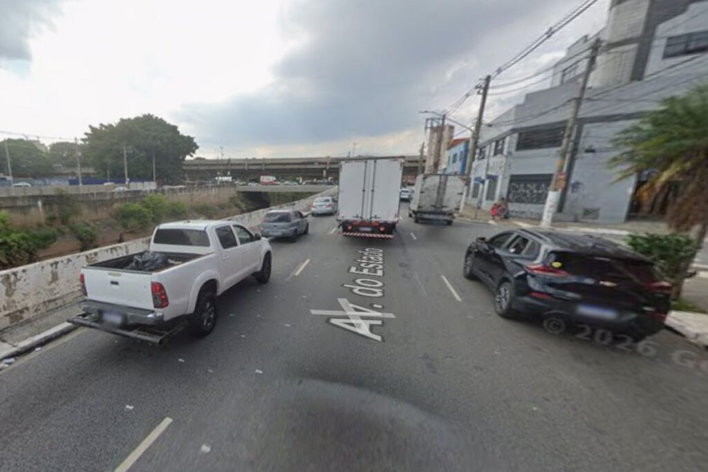 asfalto-afunda-e-interdita-avenida-no-centro-de-sao-paulo