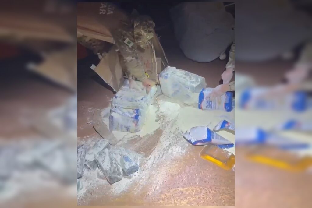 maconha-escondida-em-fardos-de-trigo-e-encontrada-em-onibus-pela-pmdf