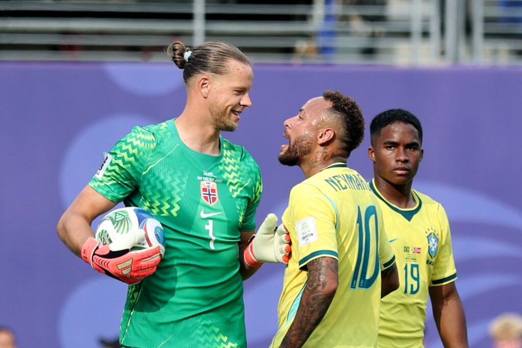 nyland-revela-que-quis-desestabilizar-neymar-em-cobranca-de-penalti