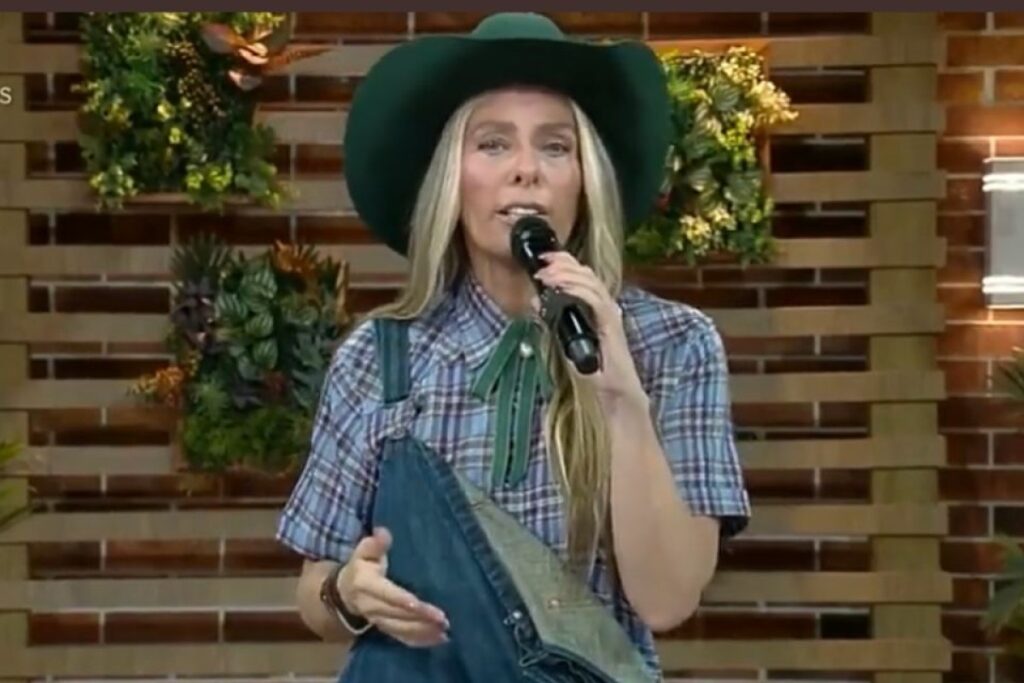 Adriane Galisteu revela data de estreia de A Fazenda 18 adriane-galisteu-revela-data-de-estreia-de-a-fazenda-18