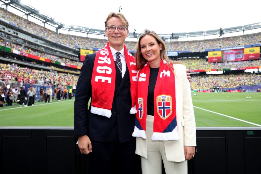 Princesa da Noruega cumprimenta Haaland após vitória sobre o Brasil princesa-da-noruega-cumprimenta-haaland-apos-vitoria-sobre-o-brasil