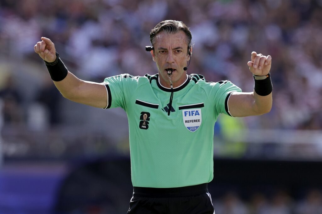 Collina, chefe de arbitragem da Fifa, sai em defesa de Raphael Claus collina,-chefe-de-arbitragem-da-fifa,-sai-em-defesa-de-raphael-claus
