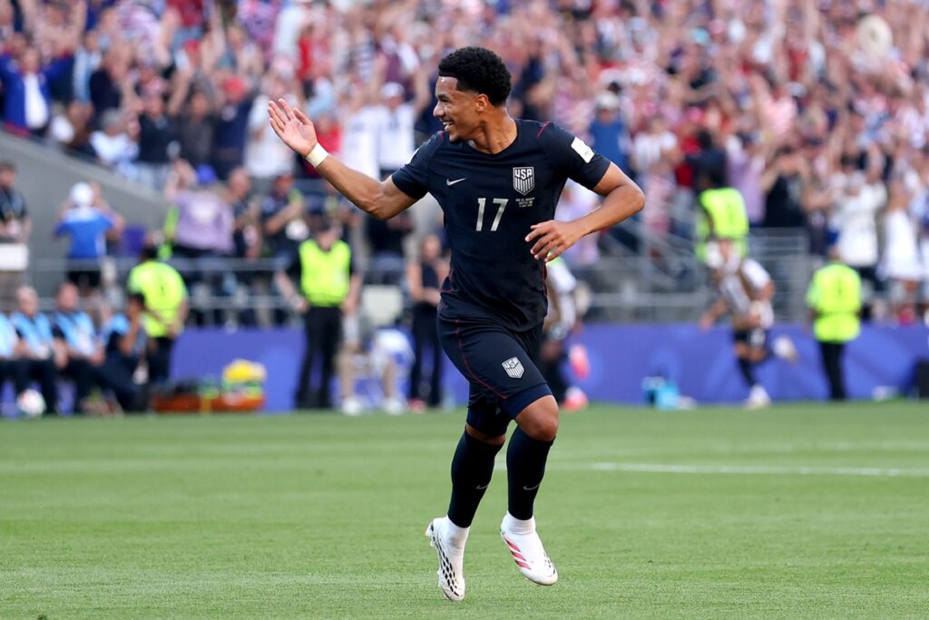 copa-do-mundo:-tillman-iguala-pele-e-messi-em-recorde-de-gols-de-falta
