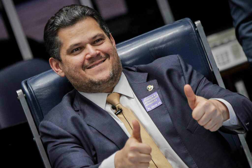 Alcolumbre dá sinais de bandeira branca a Lula no Senado alcolumbre-da-sinais-de-bandeira-branca-a-lula-no-senado