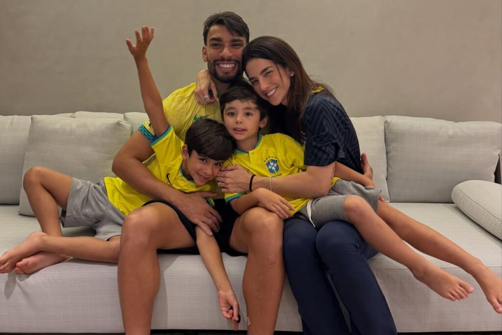 paqueta-e-consolado-pela-familia-apos-brasil-deixar-a-copa:-“orgulho”