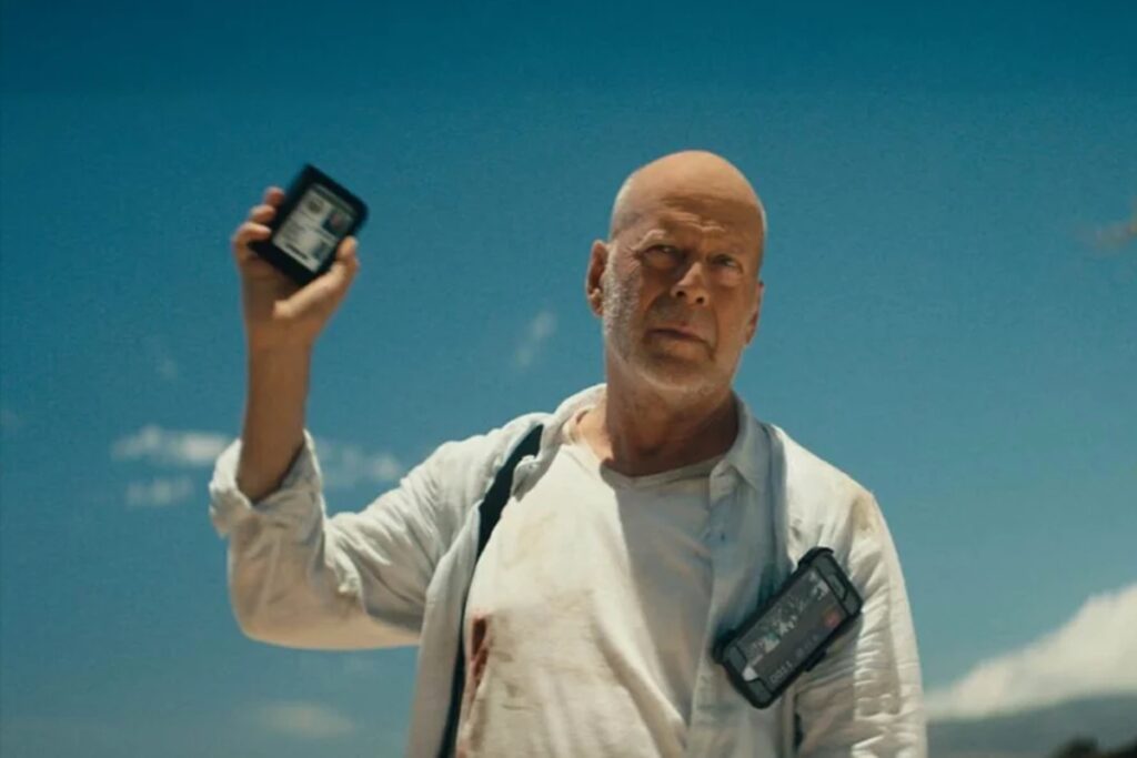 um-dos-ultimos-filmes-de-bruce-willis-vira-fenomeno-na-netflix