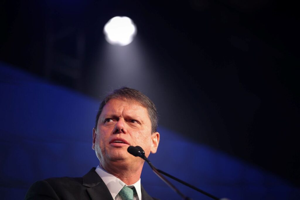 Tarcísio deve esmagar Haddad, mas a direita precisa de senadores de SP tarcisio-deve-esmagar-haddad,-mas-a-direita-precisa-de-senadores-de-sp