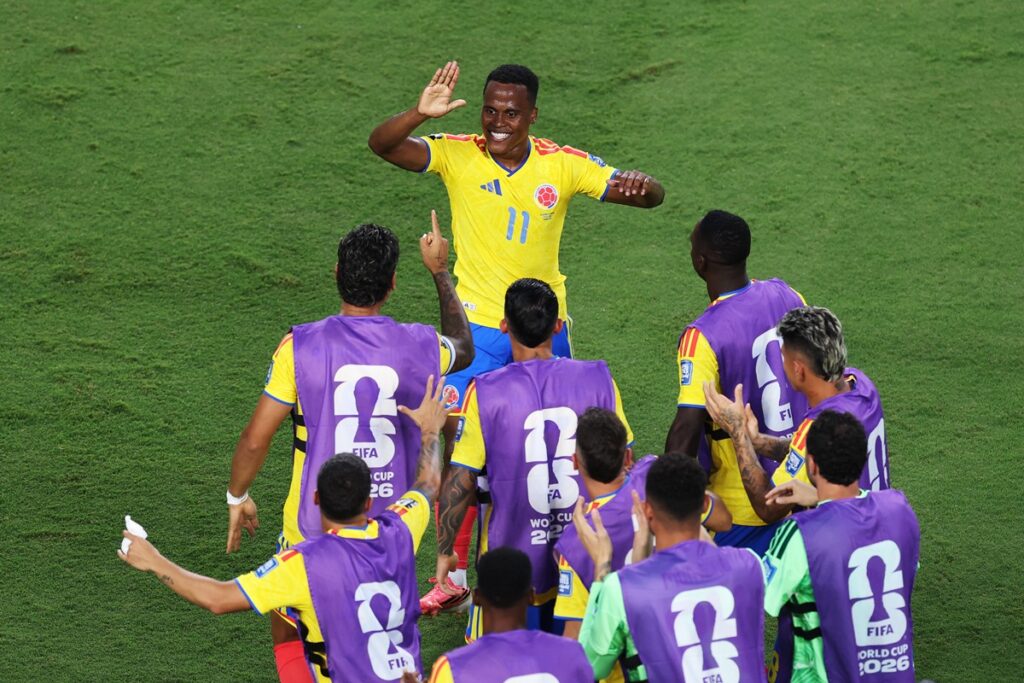 sem-manzambi,-suica-e-colombia-estao-escaladas-para-oitavas-da-copa