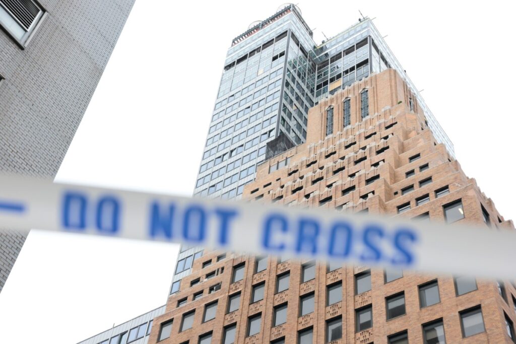 Prédio de 37 andares corre risco de desabar em Nova York predio-de-37-andares-corre-risco-de-desabar-em-nova-york