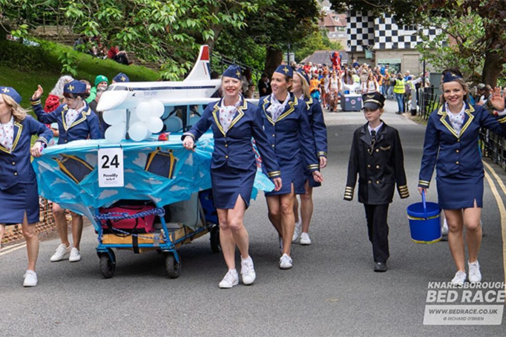Corrida de camas mais antiga do mundo celebra 60 anos na Inglaterra corrida-de-camas-mais-antiga-do-mundo-celebra-60-anos-na-inglaterra