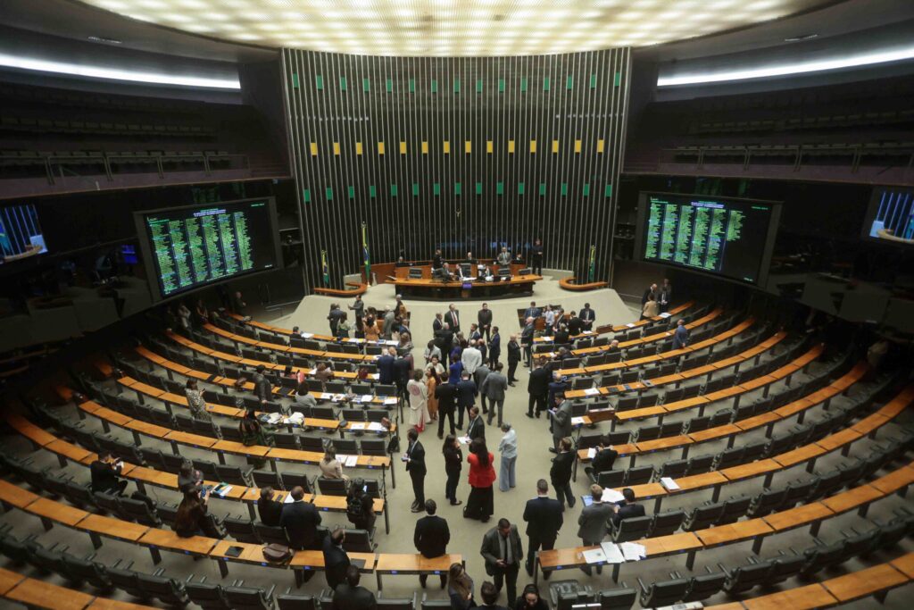 Câmara aprova PL que cria sistema de combate à violência contra mulher camara-aprova-pl-que-cria-sistema-de-combate-a-violencia-contra-mulher