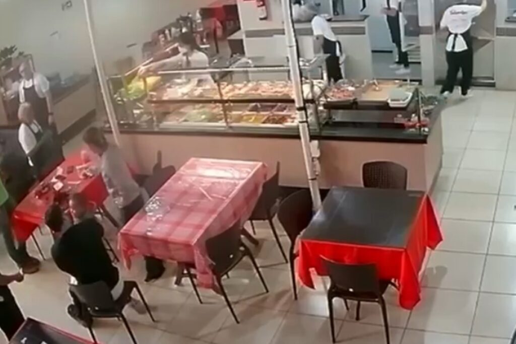 bombeiro-de-folga-salva-crianca-engasgada-em-restaurante-de-mg