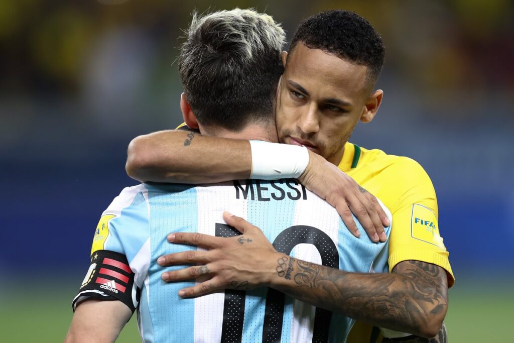 piperno-aponta-diferenca-no-tratamento-das-torcidas-com-neymar-e-messi
