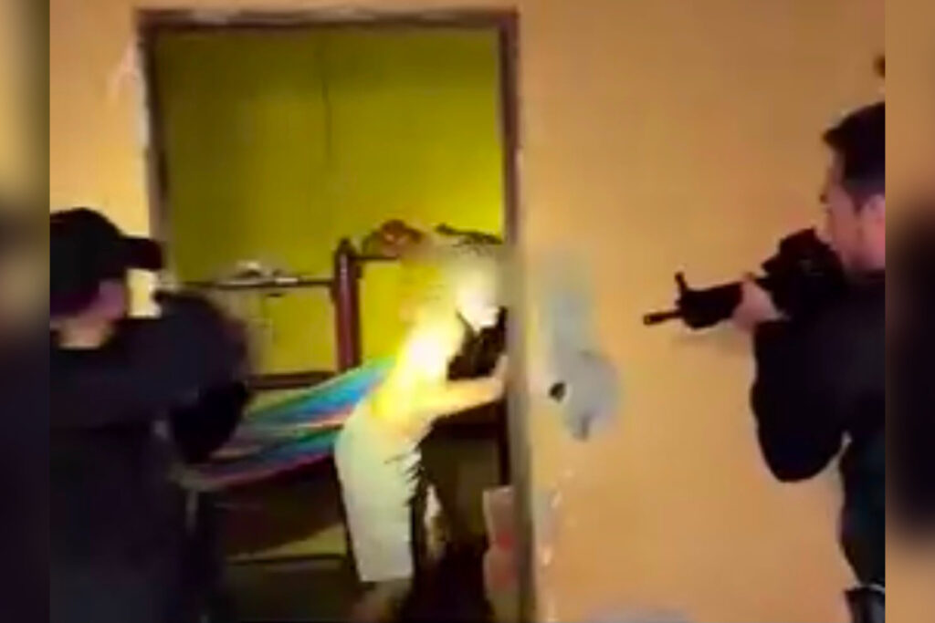 Traficante leva susto ao ser flagrado pela polícia vendendo drogas traficante-leva-susto-ao-ser-flagrado-pela-policia-vendendo-drogas