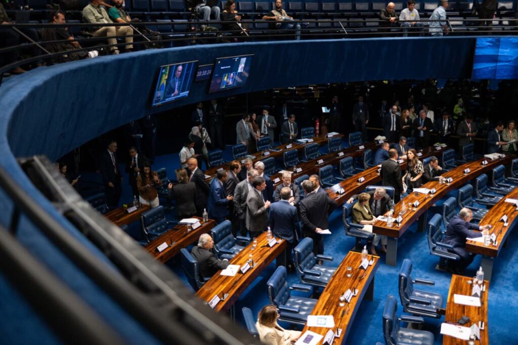 Senado aprova crédito de R$ 15 bilhões para empresas afetadas por tarifaço senado-aprova-credito-de-r$-15-bilhoes-para-empresas-afetadas-por-tarifaco