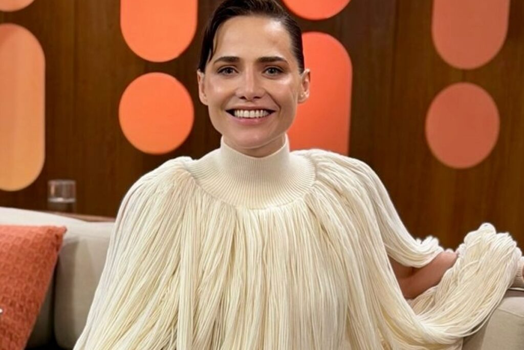 Leticia Colin é internada para fazer exames e preocupa fãs leticia-colin-e-internada-para-fazer-exames-e-preocupa-fas