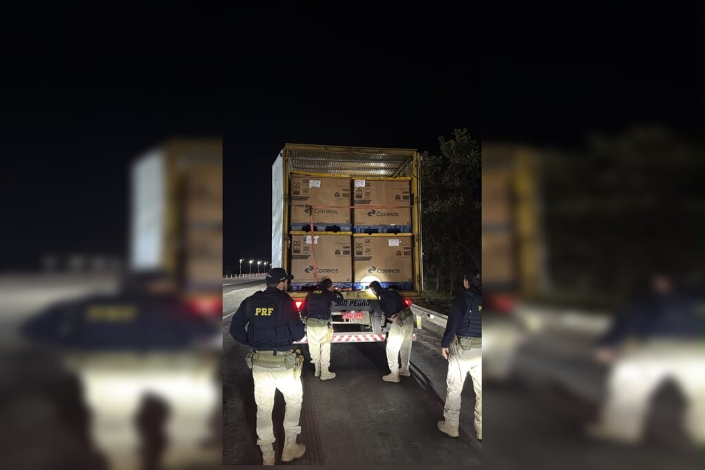 Furto de mercadorias: homem é preso escondido em caminhão dos Correios furto-de-mercadorias:-homem-e-preso-escondido-em-caminhao-dos-correios