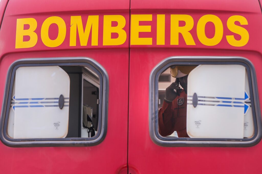 mulher-fica-com-a-mao-presa-em-moedor-de-cana-e-e-socorrida-no-df