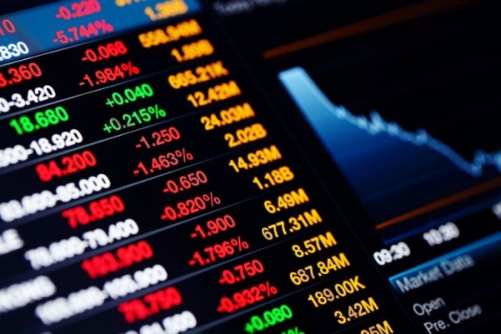 ibovespa-sobe-1,27%,-puxado-por-bancos,-enquanto-dolar-cai-a-r$-5,12