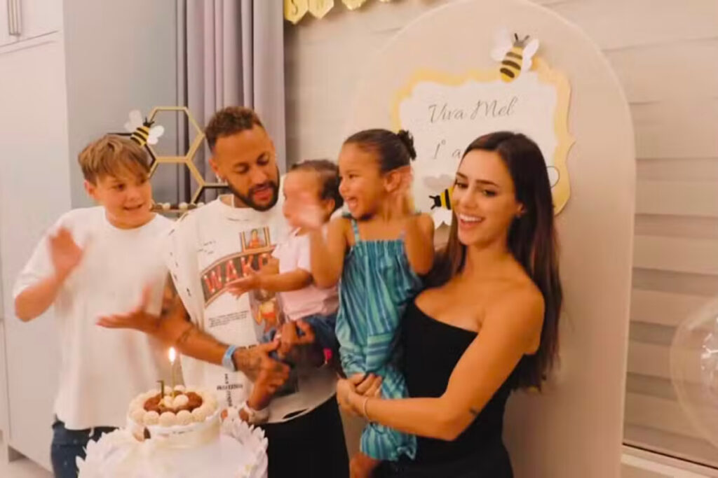 Fotos: Bruna Biancardi mostra festa de 1 ano de Mel, filha com Neymar fotos:-bruna-biancardi-mostra-festa-de-1-ano-de-mel,-filha-com-neymar