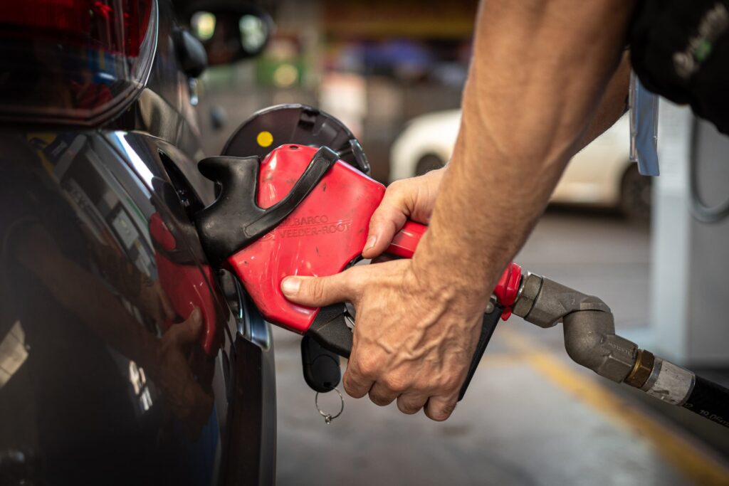 com-incerteza-da-guerra,-governo-busca-saida-para-subsidio-da-gasolina