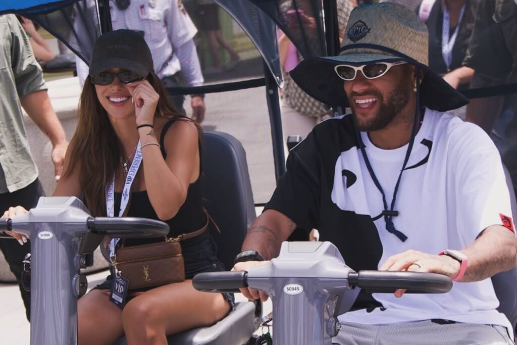 Grávida, Bruna Biancardi curte a Disney ao lado de Neymar e das filhas gravida,-bruna-biancardi-curte-a-disney-ao-lado-de-neymar-e-das-filhas