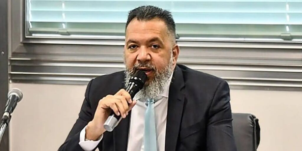 Moraes manda soltar ex-prefeito de Belford Roxo, após prisão com fuzil moraes-manda-soltar-ex-prefeito-de-belford-roxo,-apos-prisao-com-fuzil
