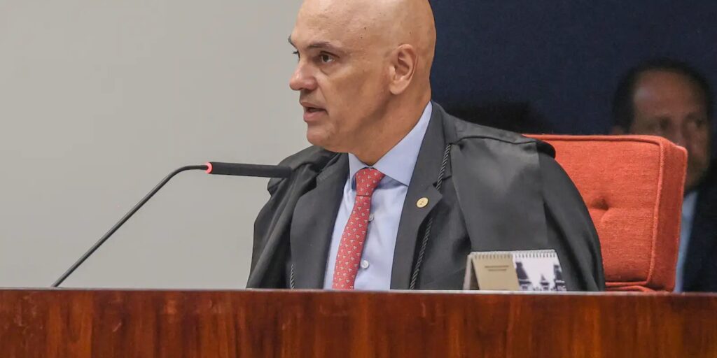 Moraes arquiva investigação contra Bolsonaro no caso Abin Paralela moraes-arquiva-investigacao-contra-bolsonaro-no-caso-abin-paralela
