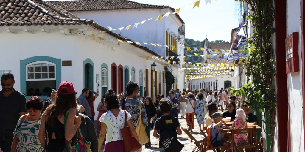 flip:-angela-davis-e-wole-soyinka-sao-destaques-na-programacao-do-sesc