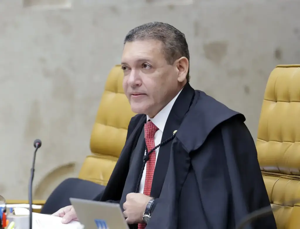 Nunes Marques dá 10 dias para AGU se manifestar sobre omissão em regular terras raras Nunes Marques dá 10 dias para AGU se manifestar sobre omissão em regular terras raras