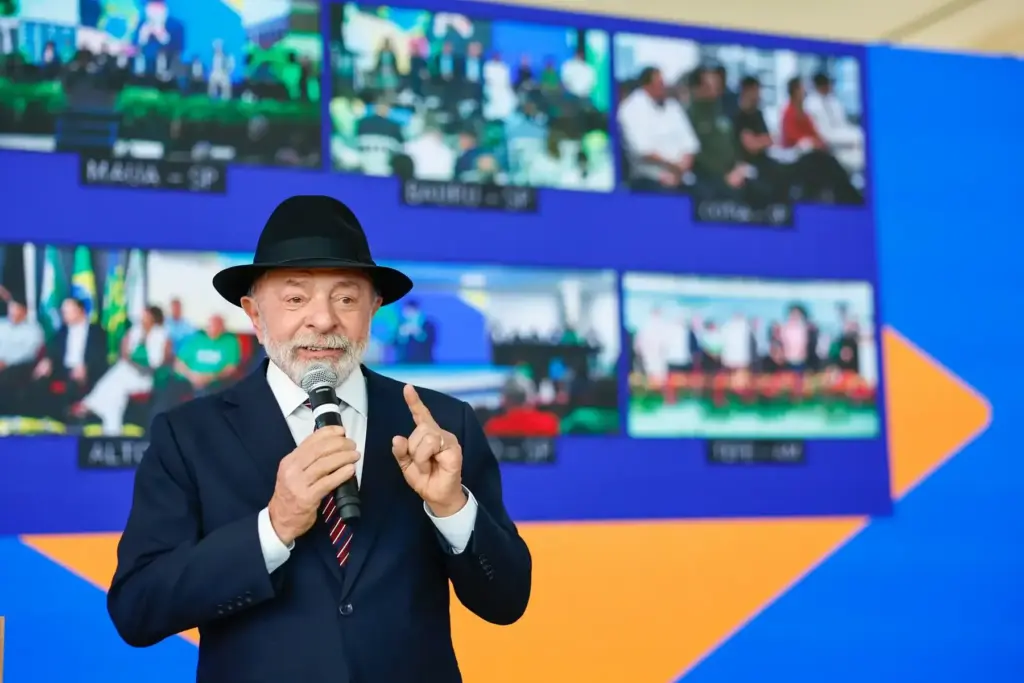 Paraguai convoca embaixador brasileiro após Lula dizer que país “invadiu o Brasil” Paraguai convoca embaixador brasileiro após Lula dizer que país “invadiu o Brasil”