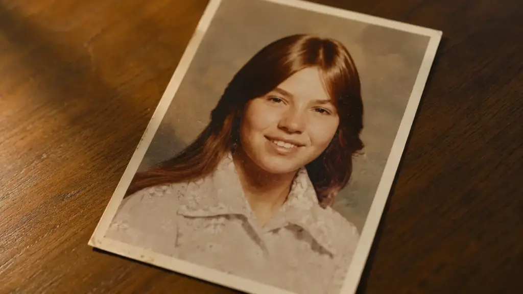 DNA desvenda mistério de quase meio século e identifica adolescente assassinada aos 15 anos na Califórnia, enquanto polícia tenta descobrir quem cometeu o crime em 1978