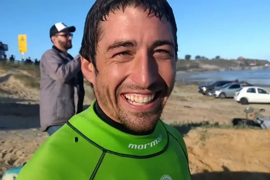 Criado numa praia do Sul de Santa Catarina, ele encarou um paredão de Nazaré na remada, sem moto aquática, e a onda virou a sexta indicação dele ao Oscar das Ondas Gigantes