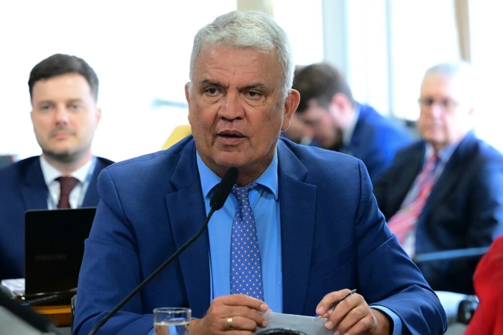 Petecão confirma mais de R$ 3,6 milhões para obras e equipamentos em três municípios do Acre