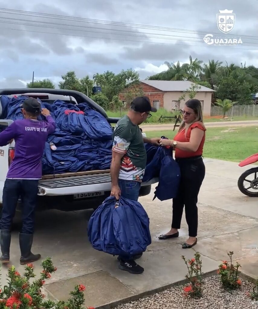 Gestão Adaildo Melo garante kits escolares para alunos da zona rural e beneficia centenas de famílias em Guajará