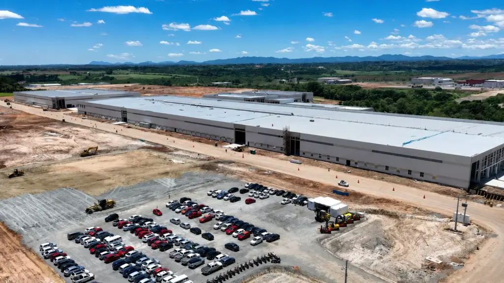 Megafábrica de R$ 2 bilhões começa a operar neste mês no Paraná com capacidade estimada para produzir até 500 mil geladeiras por ano em um terreno de 770 mil metros quadrados, e deve se tornar o principal polo da multinacional sul-coreana na América do Sul