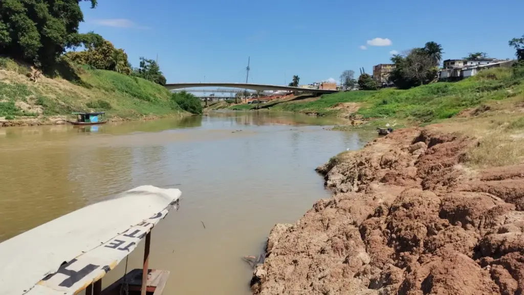 Nível do Rio Acre mantém tendência de queda e atinge 2,23 metros nesta quinta-feira em Rio Branco Nível do Rio Acre mantém tendência de queda e atinge 2,23 metros nesta quinta-feira em Rio Branco
