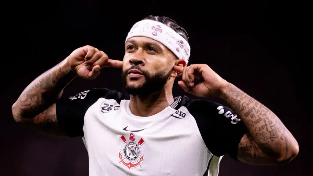 Memphis Depay cede, e Corinthians encaminha renovação por dois anos